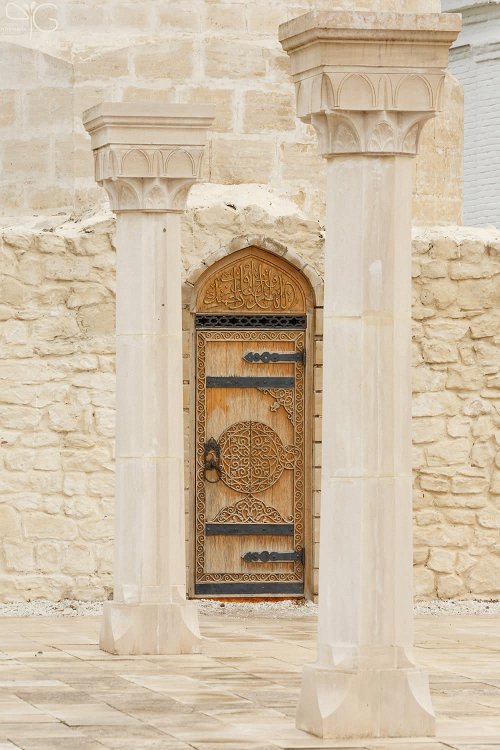 Руины Соборной мечети. Дверь!