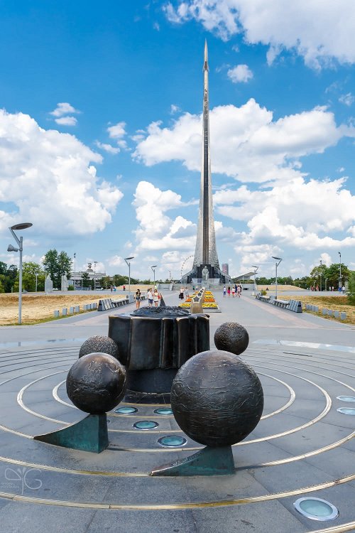 Модель солнечной системы, Аллея космонавтов