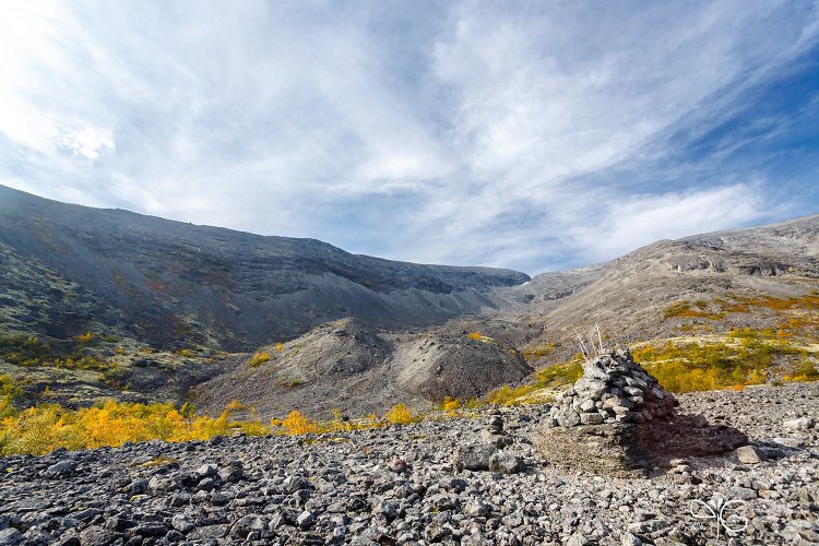 Тур на подъёме к перевалу Северный Чорргор