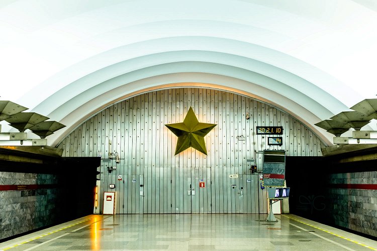 ст. м. Площадь Мужества