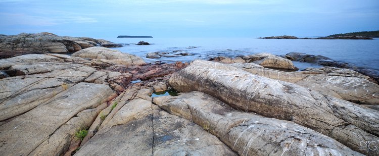 Каменный берег Петросааренлуодот