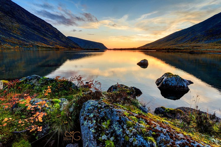 Закат над озером Тахтаръявр