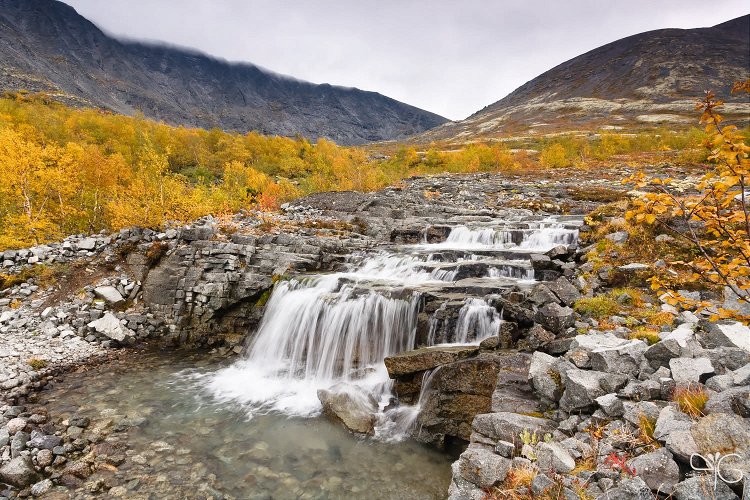 Малый водопад в верхнем течении Рисйока